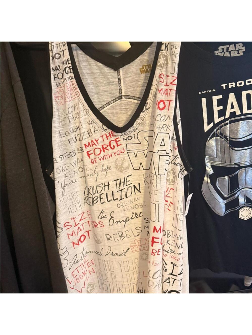 Star Wars White and Red Graphic Tee